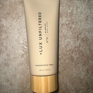 NEW sealed
Lux Unfiltered blur shimmer cream